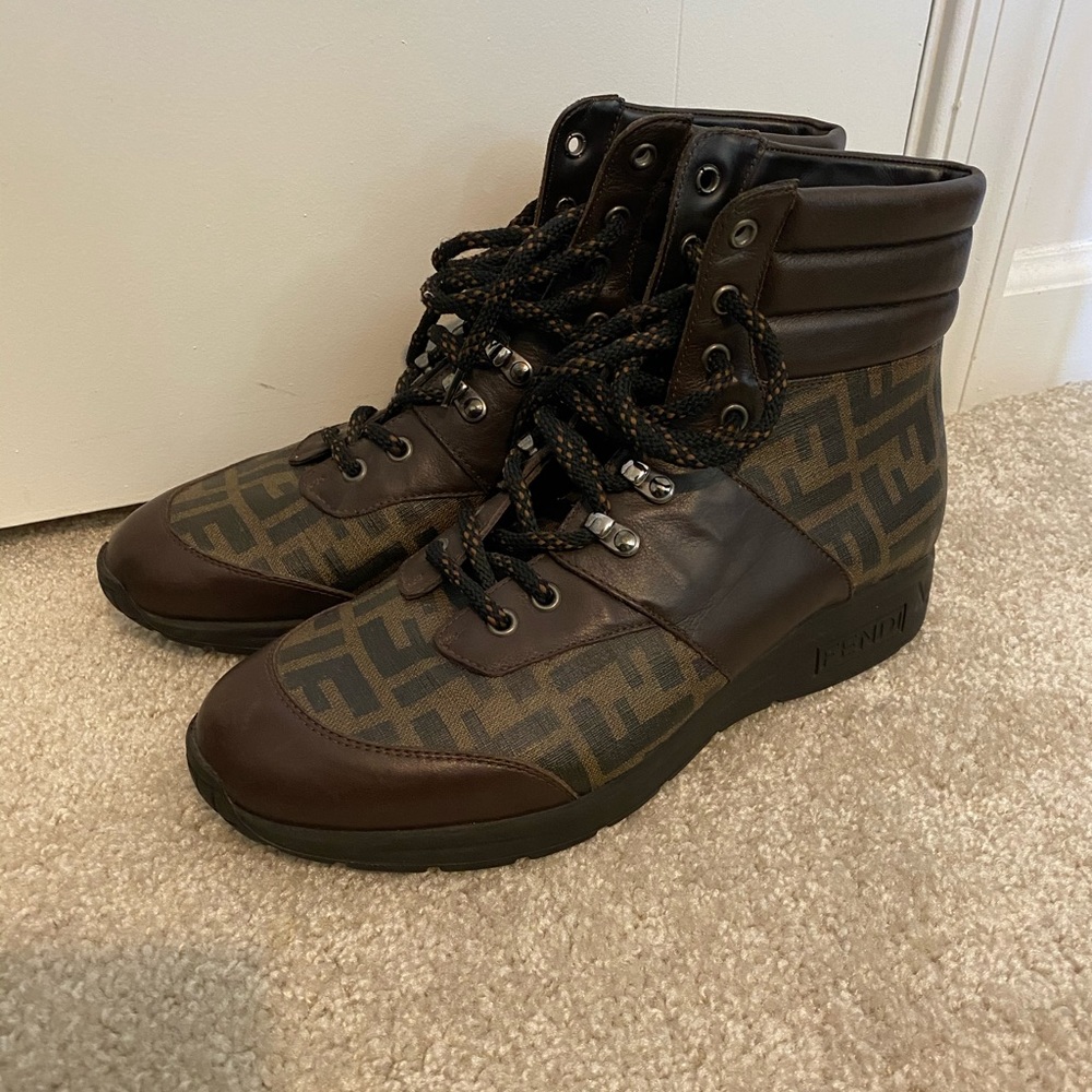 Mens Fendi Boot.  Fendi Size 8